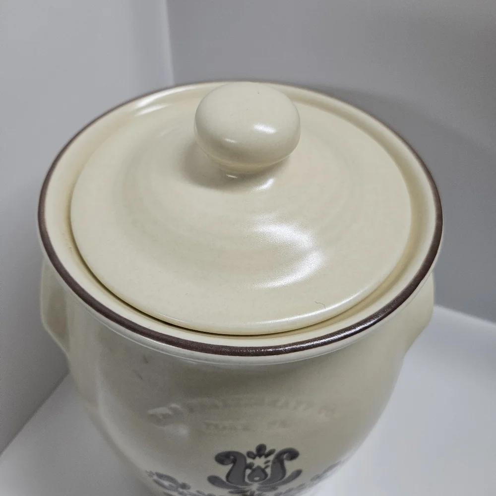 Vintage Pfaltzgraff Village Beverage Dispenser Crock with Lid 1 Gallon Stoneware